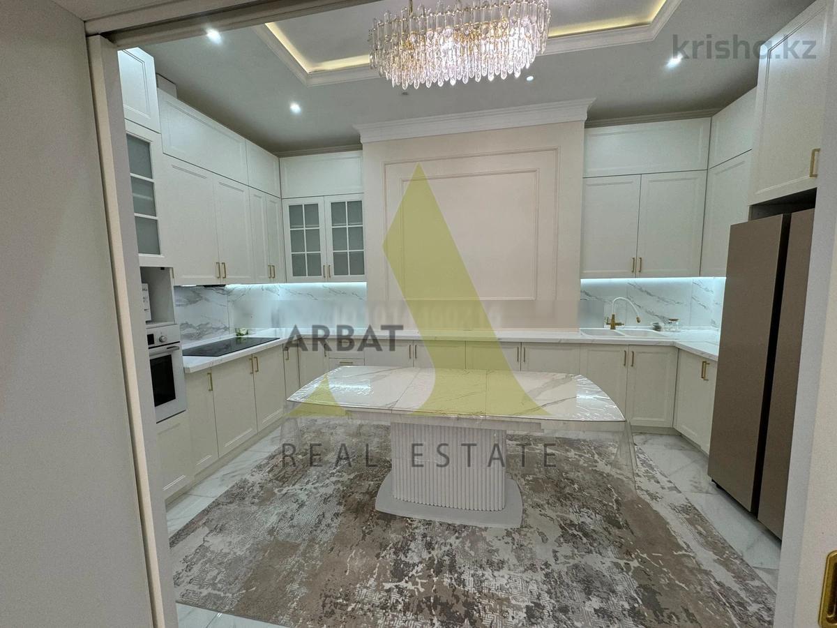 Фото Квартира, 3 комн, 110 м², 3/6 эт.