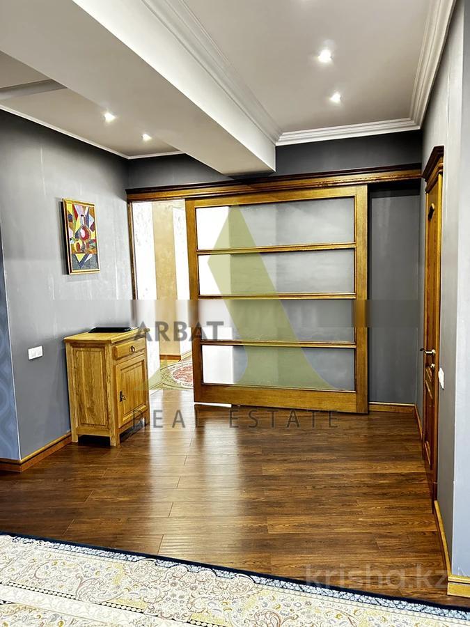 Фото Квартира, 5 комн, 450 м², 3/5 эт., 2011 г.п.