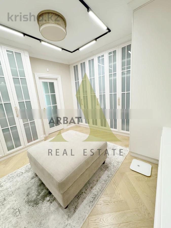 Фото Квартира, 3 комн, 138 м², 4/4 эт., 1978 г.п.