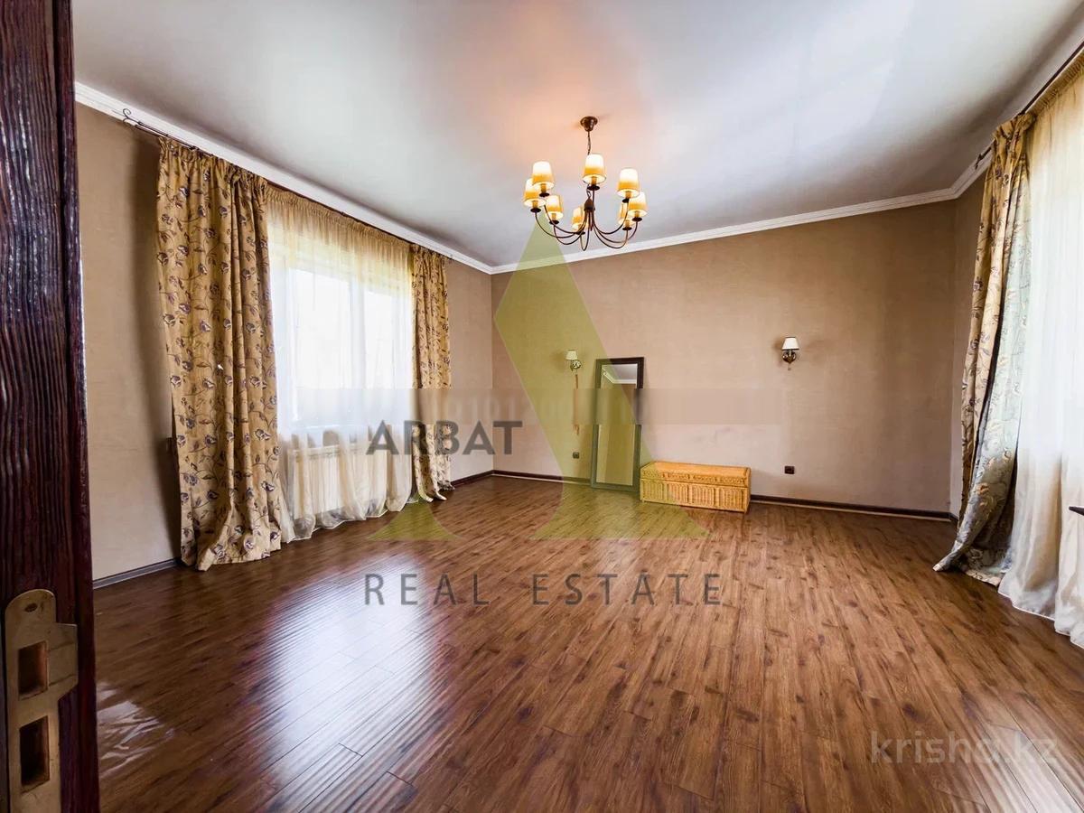 Фото Отдельный дом, 7 комн, 300м²