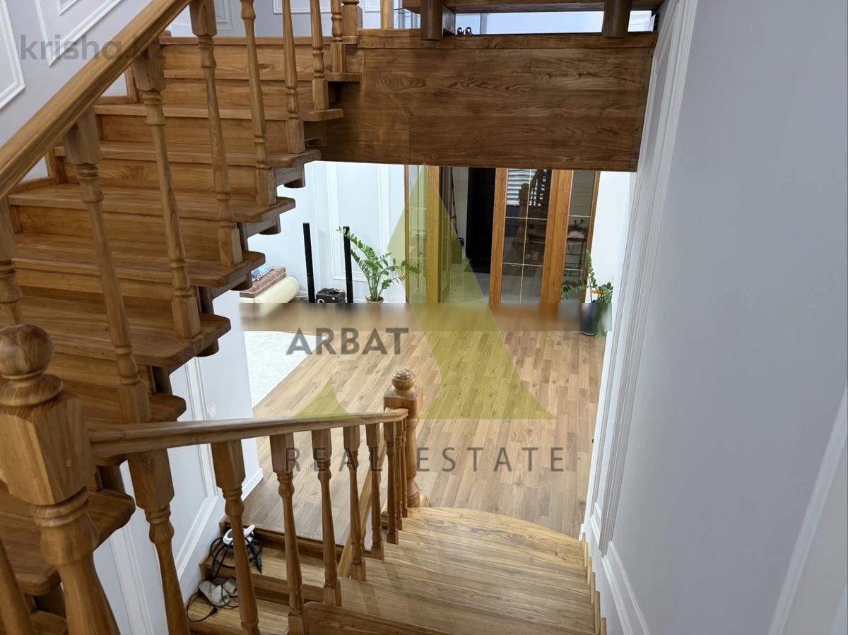 Фото Отдельный дом, 9 комн, 420м²
