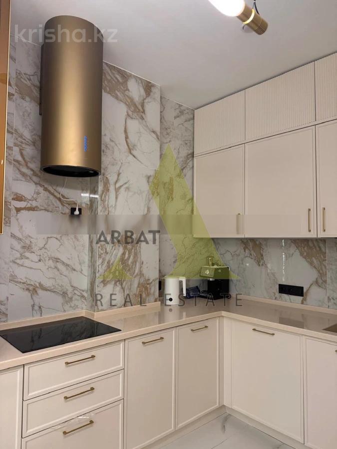 Фото Квартира, 3 комн, 80 м², 1/3 эт.