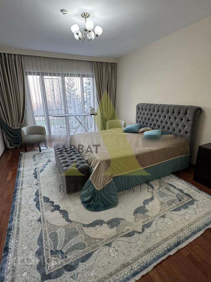 Фото Квартира, 5 комн, 220 м², 2 эт., 2007 г.п.