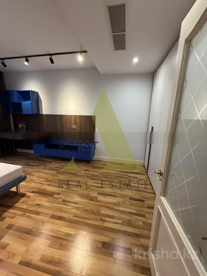 Фото Квартира, 5 комн, 220 м², 1/2 эт., 2006 г.п.