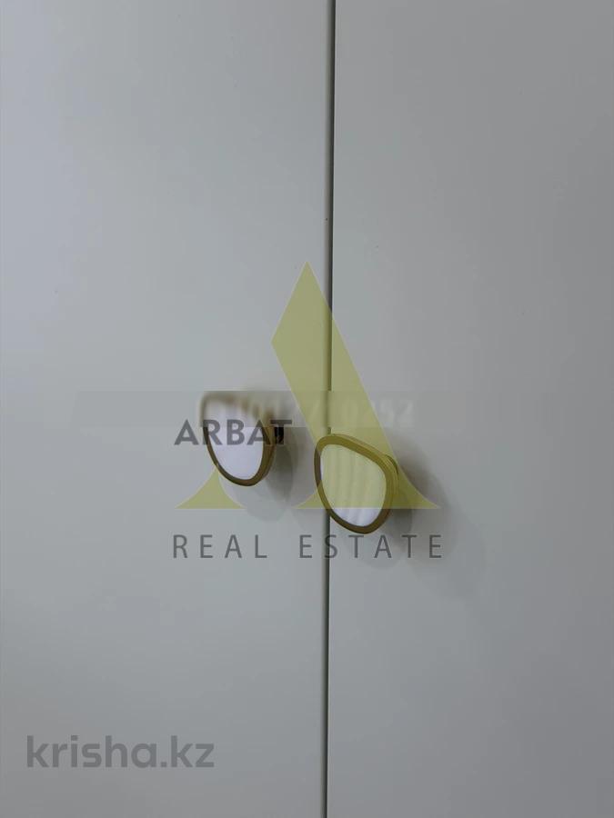 Фото Квартира, 5 комн, 210 м², 2/6 эт., 2013 г.п.