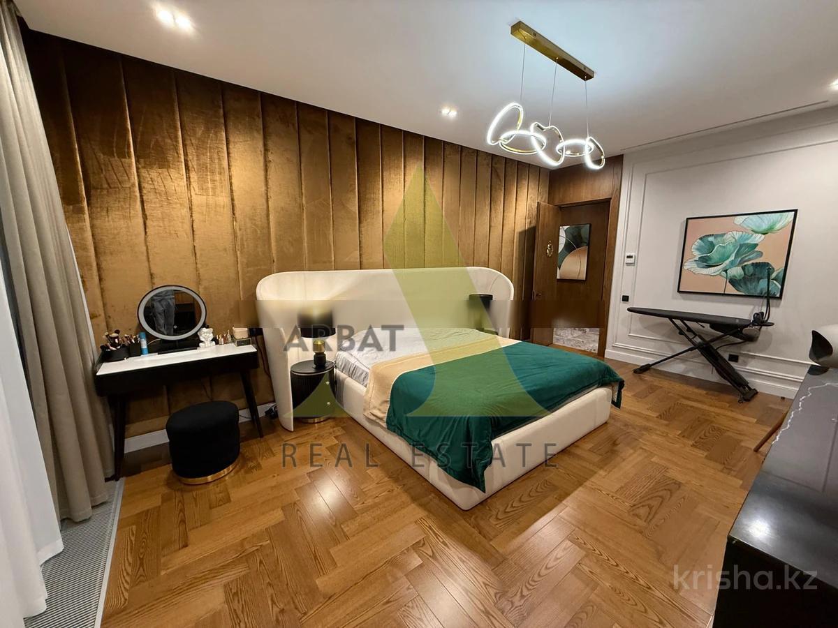 Фото Квартира, 3 комн, 165 м², 1/3 эт., 2019 г.п.