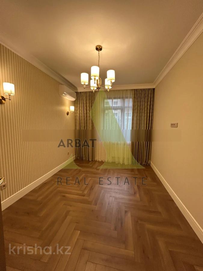 Фото Квартира, 4 комн, 150 м², 1/6 эт.