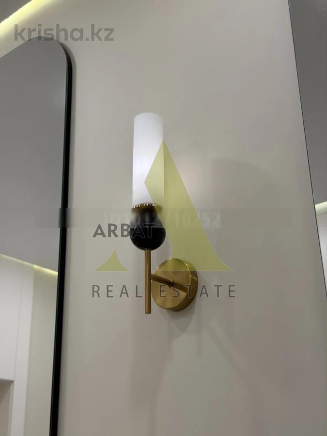 Фото Квартира, 5 комн, 210 м², 2/6 эт., 2013 г.п.