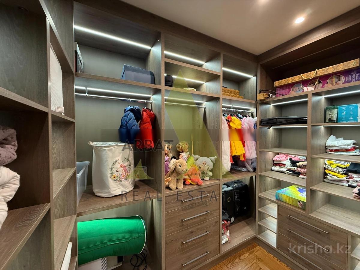 Фото Квартира, 3 комн, 165 м², 1/3 эт., 2019 г.п.