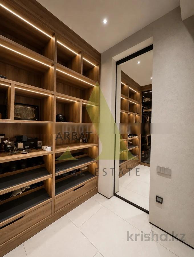 Фото Квартира, 4 комн, 164 м², 1/3 эт., 2022 г.п.