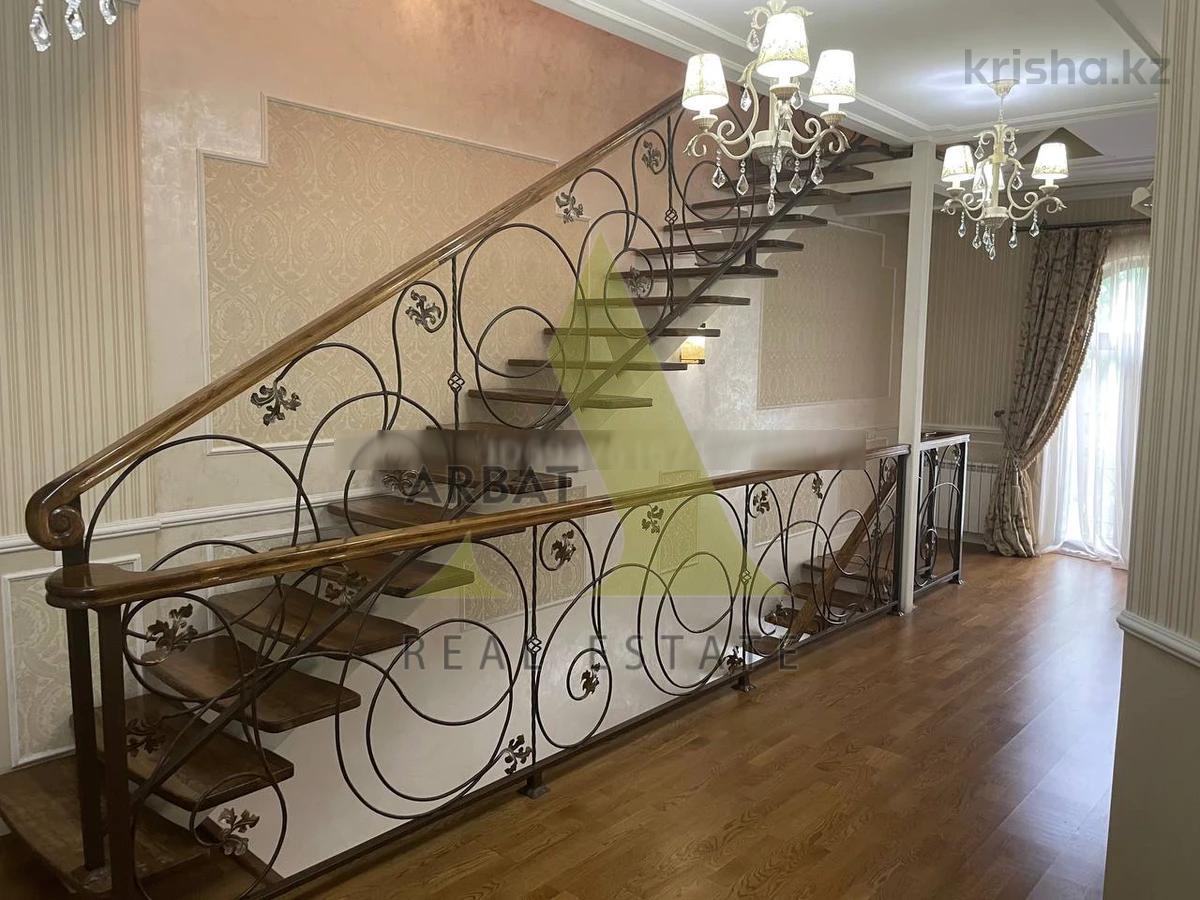 Фото Квартира, 8 комн, 433 м², 3/4 эт., 2011 г.п.