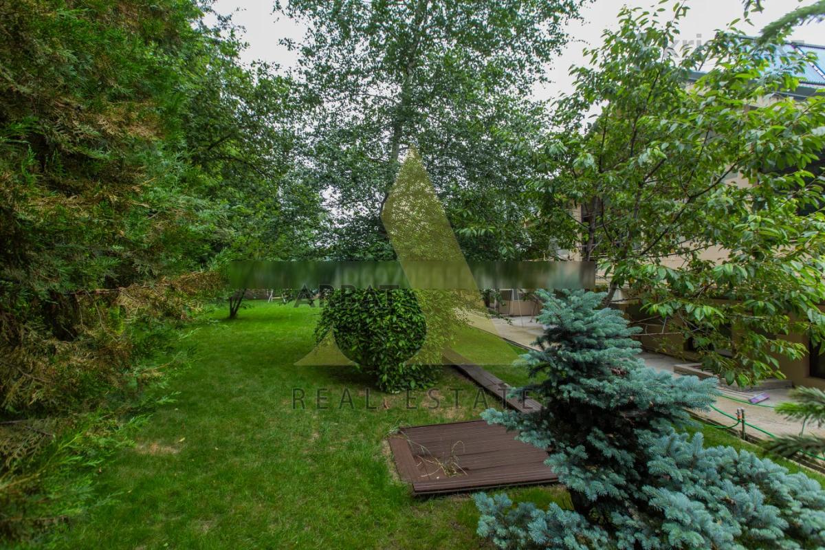 Фото Отдельный дом, 10 комн, 1055м²
