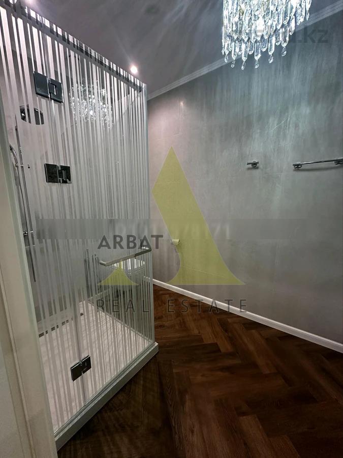 Фото Квартира, 3 комн, 111 м², 2/3 эт.