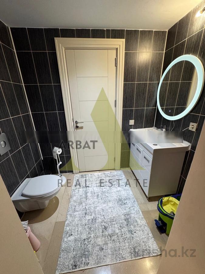 Фото Квартира, 5 комн, 220 м², 2 эт.