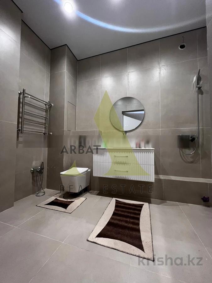 Фото Квартира, 5 комн, 227 м², 1/5 эт.