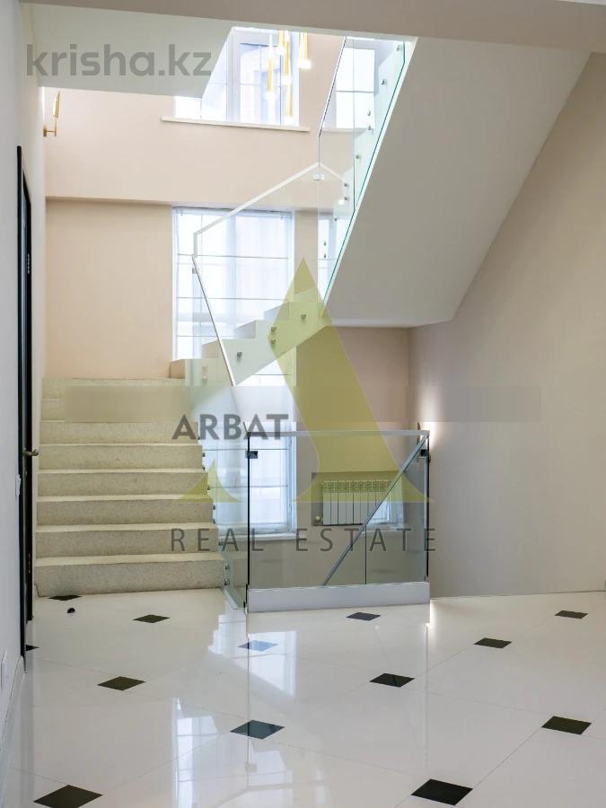 Фото Отдельный дом, 7 комн, 550м²