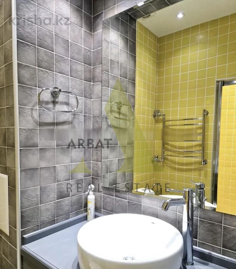 Фото Квартира, 4 комн, 210 м², 1/6 эт.