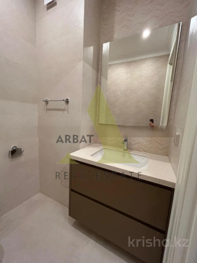 Фото Квартира, 4 комн, 150 м², 1/6 эт.