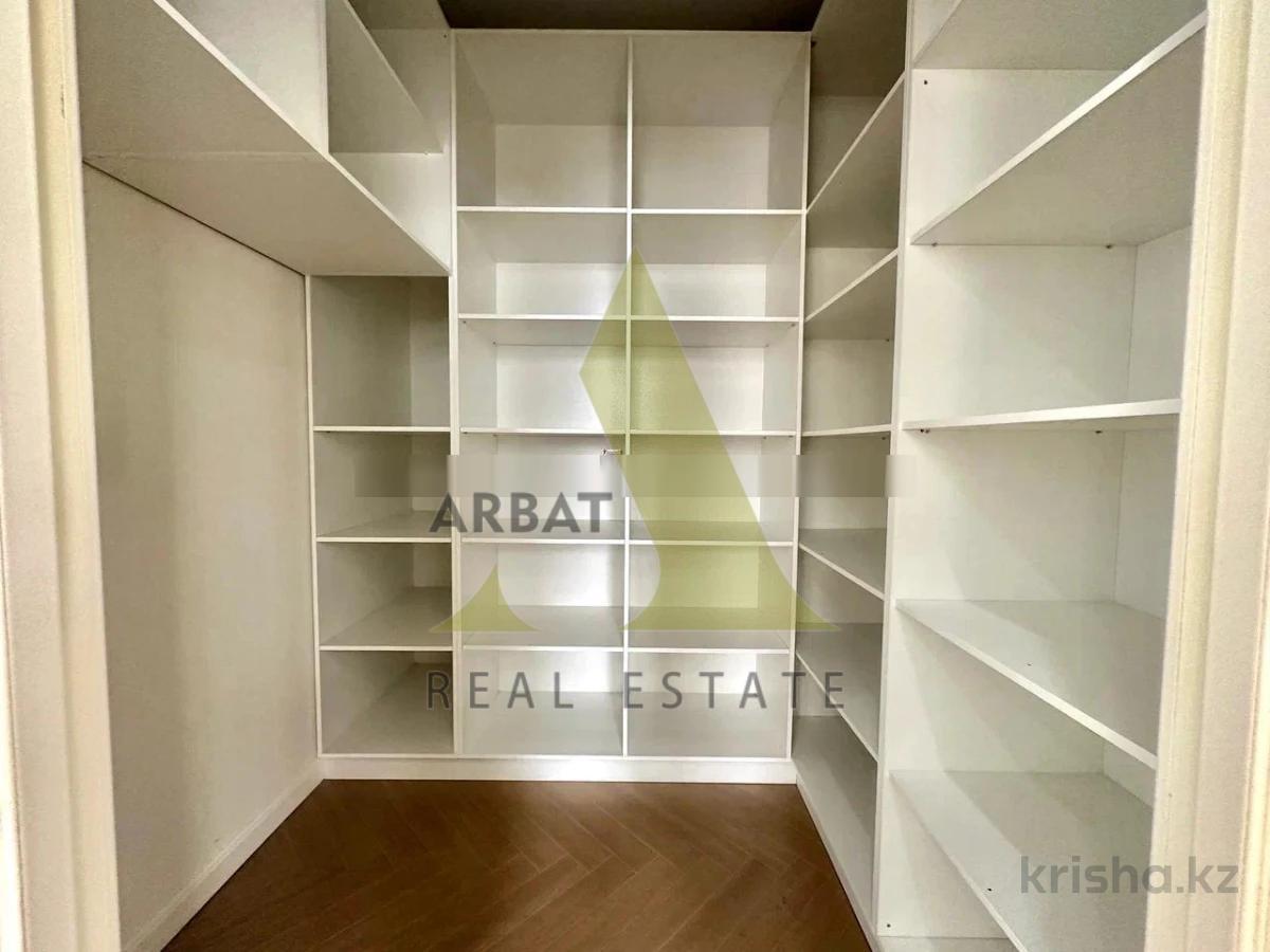 Фото Квартира, 4 комн, 200 м², 3/6 эт., 2013 г.п.