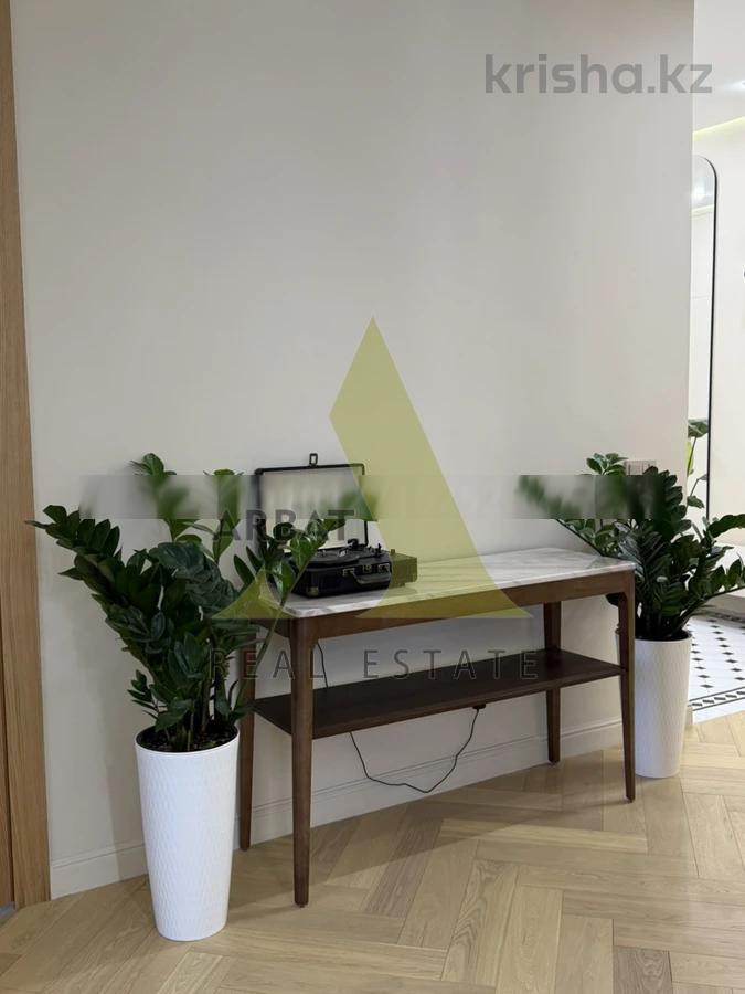 Фото Квартира, 5 комн, 210 м², 2/6 эт., 2013 г.п.