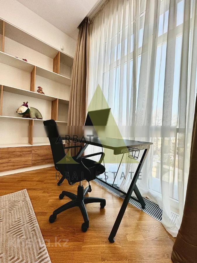 Фото Квартира, 4 комн, 210 м², 2/3 эт., 2020 г.п.
