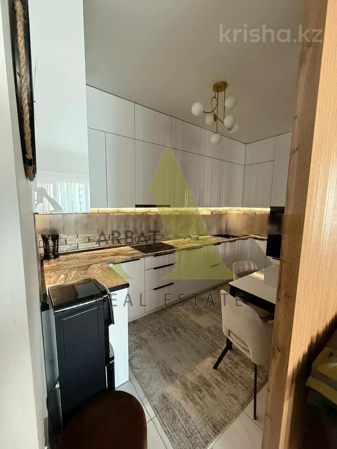 Фото Квартира, 3 комн, 120 м², 3/12 эт.