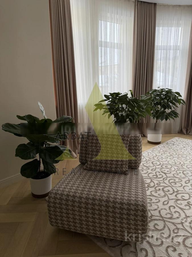 Фото Квартира, 5 комн, 210 м², 2/6 эт., 2013 г.п.