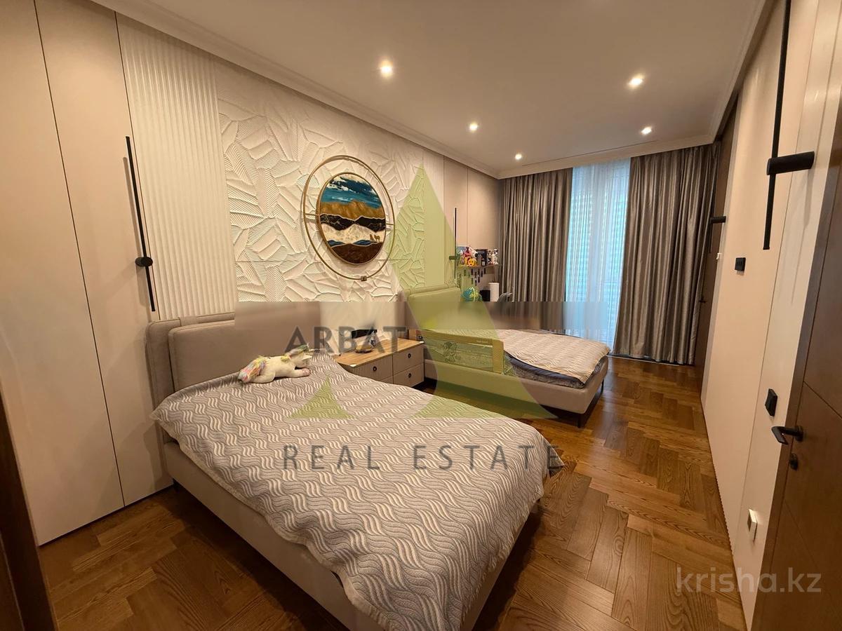 Фото Квартира, 3 комн, 165 м², 1/3 эт., 2019 г.п.