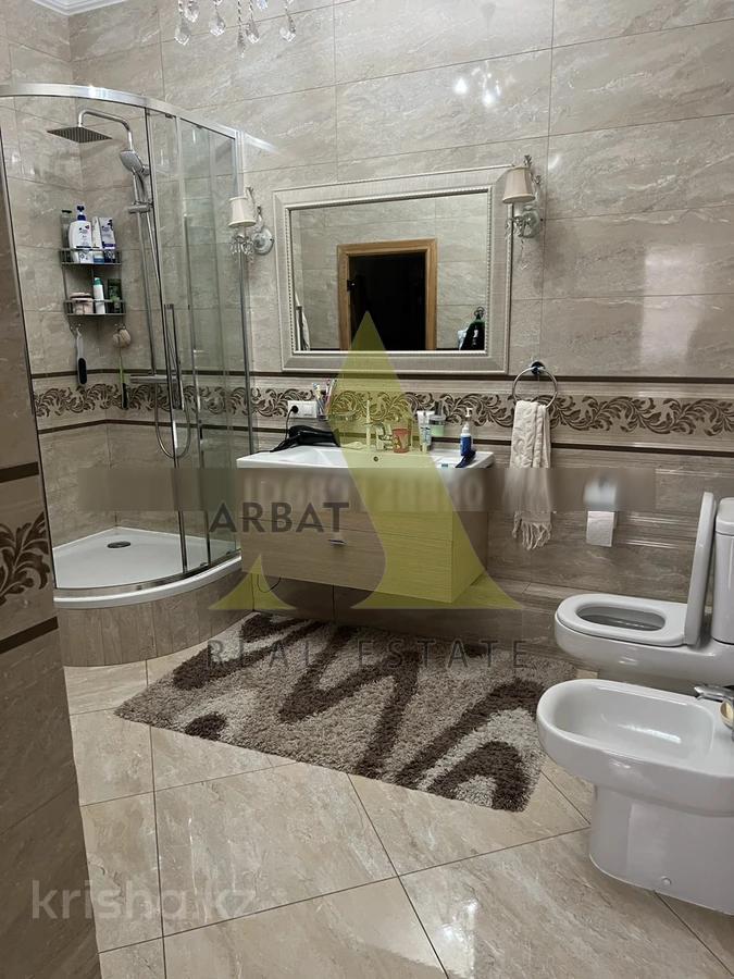 Фото Квартира, 4 комн, 205 м², 8/9 эт., 2004 г.п.