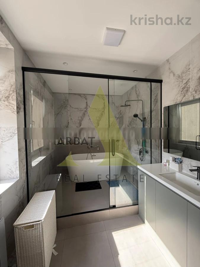 Фото Квартира, 4 комн, 250 м², 3/7 эт., 2004 г.п.