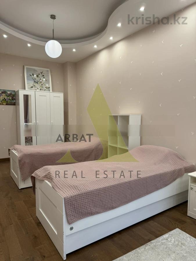 Фото Квартира, 4 комн, 158 м², 4/6 эт., 2007 г.п.