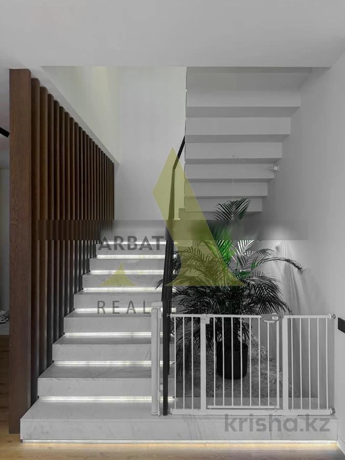 Фото Квартира, 5 комн, 320 м², 9/10 эт., 2017 г.п.