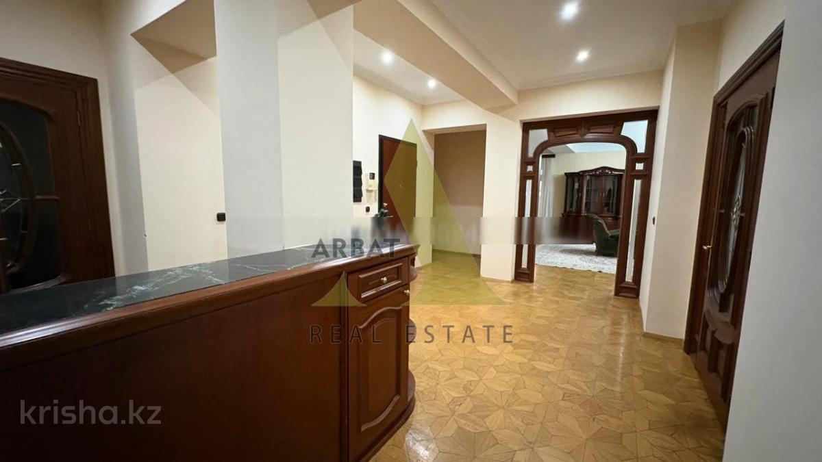 Фото Квартира, 4 комн, 198 м², 2/5 эт., 1993 г.п.