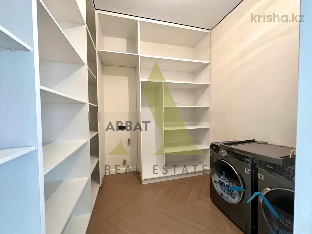 Фото Квартира, 4 комн, 200 м², 3/6 эт., 2013 г.п.