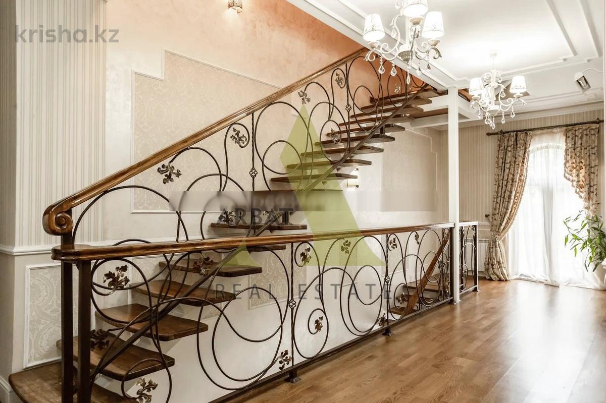 Фото Квартира, 8 комн, 433 м², 3/4 эт., 2011 г.п.