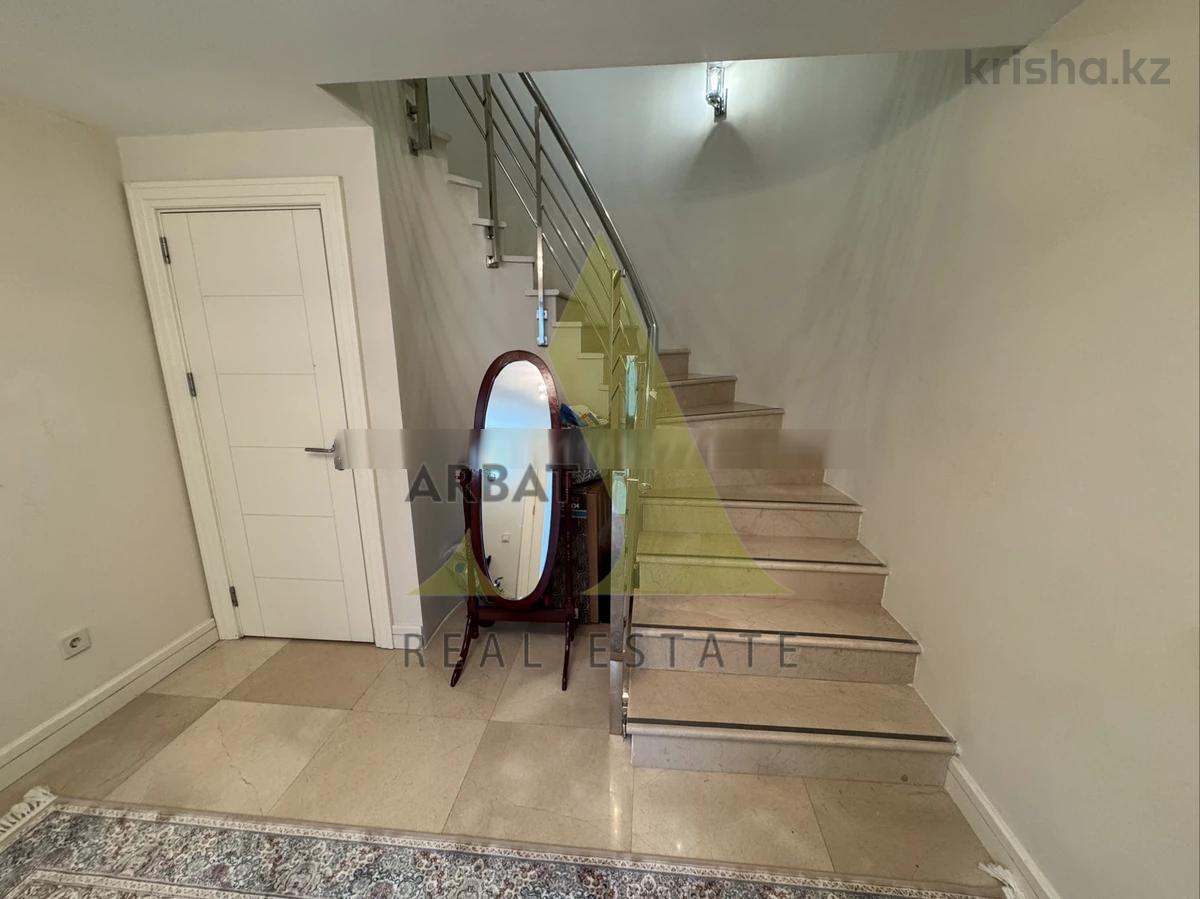 Фото Квартира, 5 комн, 220 м², 2 эт., 2007 г.п.