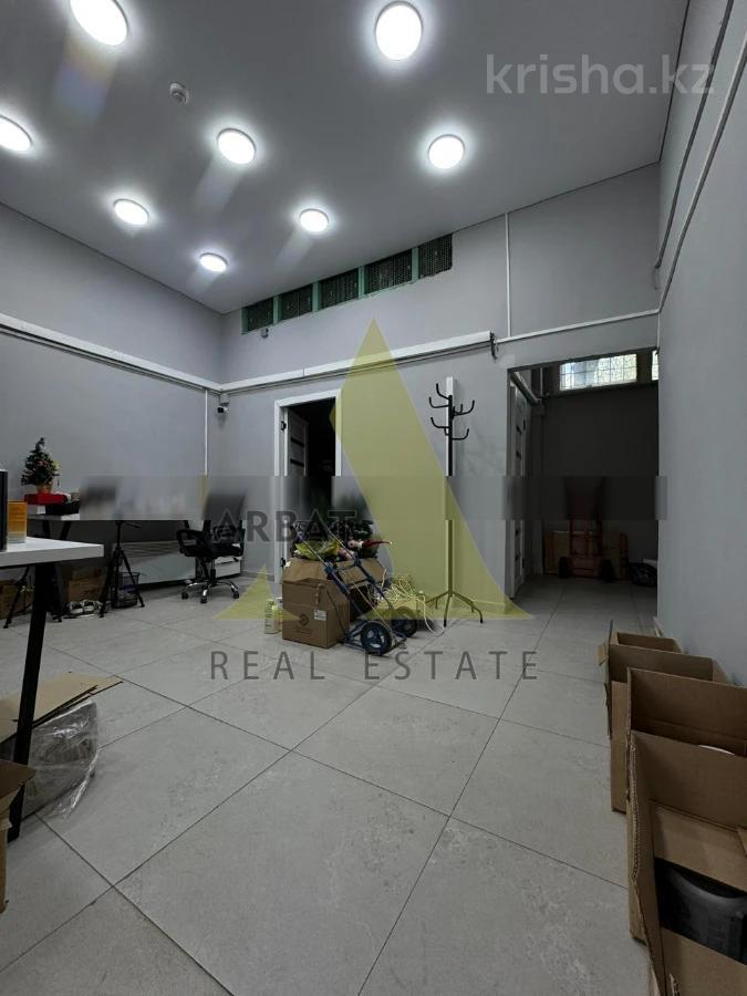 Фото Магазины и бутики, общепит, салоны красоты, медцентры и аптеки, 151 м²