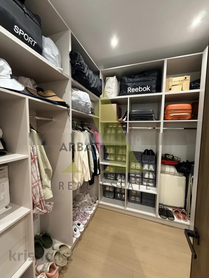 Фото Квартира, 4 комн, 250 м², 3/7 эт., 2004 г.п.