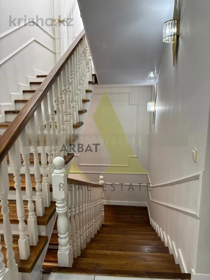 Фото Отдельный дом, 7 комн, 300м²