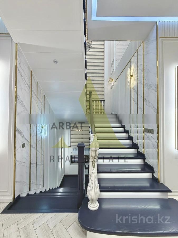 Фото Отдельный дом, 6 комн, 650м²