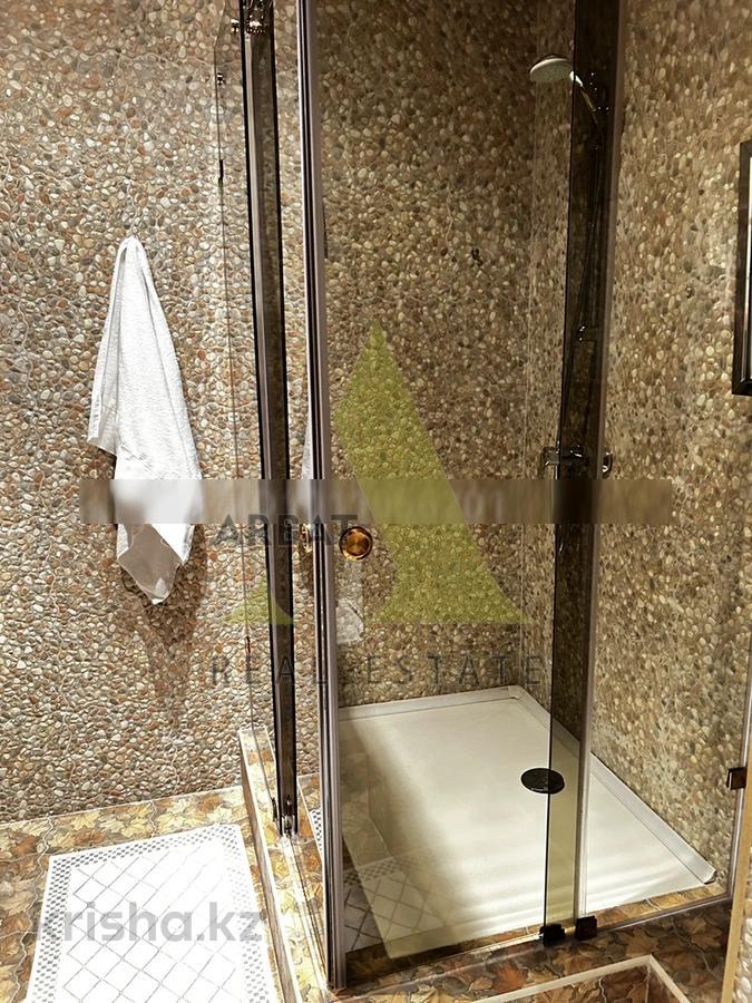 Фото Квартира, 7 комн, 450 м², 3/4 эт.