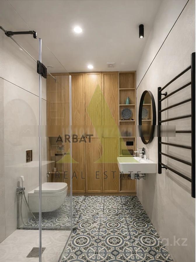 Фото Квартира, 5 комн, 240 м², 1/3 эт., 2019 г.п.