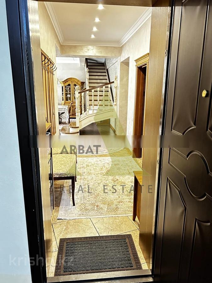 Фото Квартира, 7 комн, 450 м², 3/4 эт.