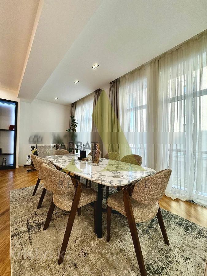 Фото Квартира, 4 комн, 210 м², 2/3 эт., 2020 г.п.