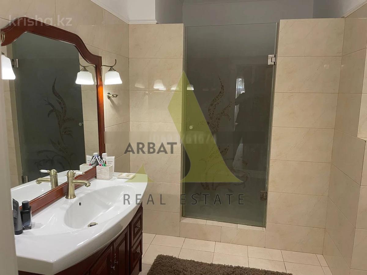 Фото Квартира, 8 комн, 433 м², 3/4 эт., 2011 г.п.