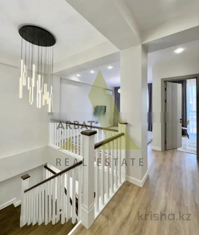 Фото Квартира, 5 комн, 160 м², 2 эт.
