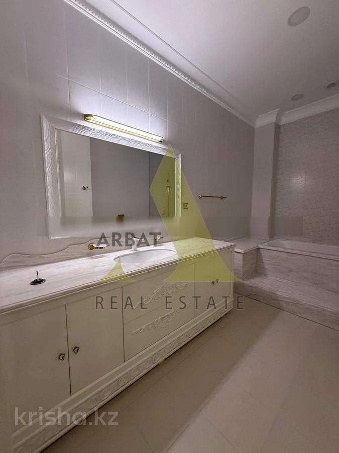 Фото Квартира, 6 комн, 300 м², 6/6 эт.