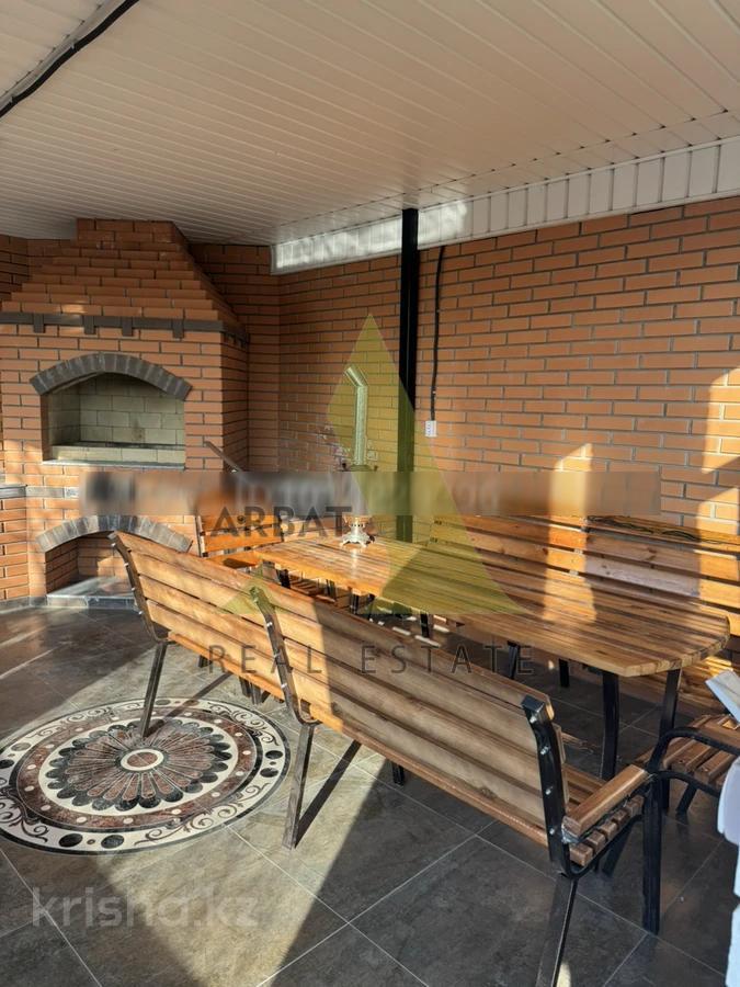 Фото Квартира, 4 комн, 146 м², 3/3 эт.