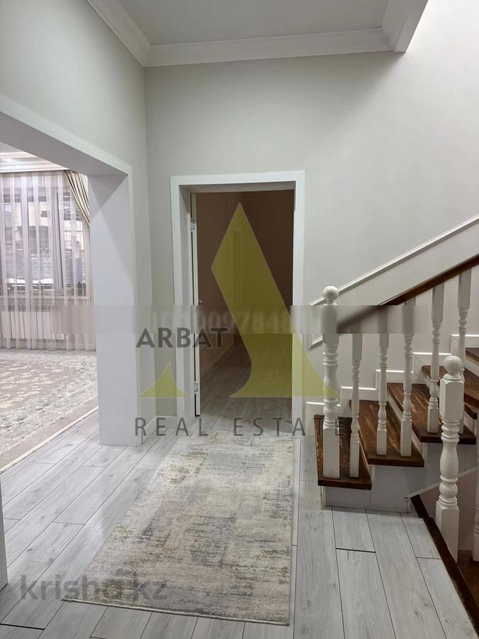 Фото Отдельный дом, 7 комн, 300м²