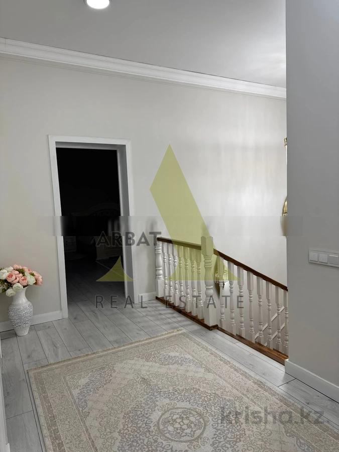 Фото Отдельный дом, 7 комн, 300м²